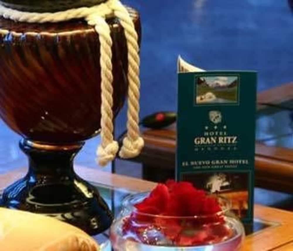 Ritz Hotel Mendoza Eksteriør bilde